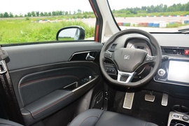 2018款众泰E200