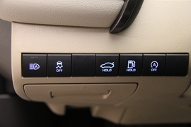 2019款丰田凯美瑞