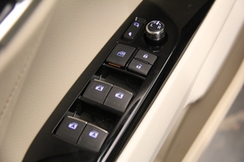 2019款丰田凯美瑞