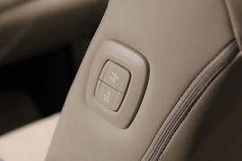 2019款丰田凯美瑞