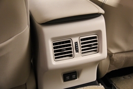 2019款丰田凯美瑞