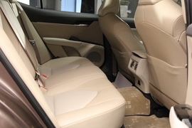 2019款丰田凯美瑞