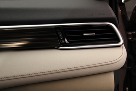 2019款丰田凯美瑞