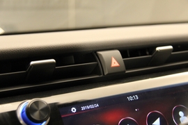 2019款丰田凯美瑞