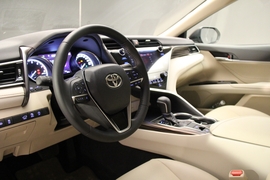 2019款丰田凯美瑞