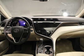 2019款丰田凯美瑞