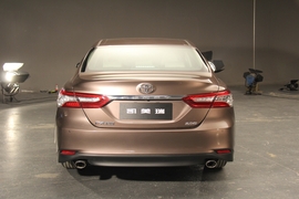 2019款丰田凯美瑞