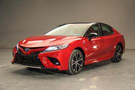 2019款丰田凯美瑞双擎