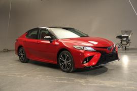 2019款丰田凯美瑞双擎