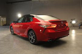 2019款丰田凯美瑞双擎