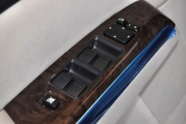 2013款马自达8