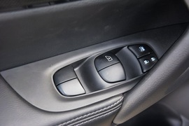 2014款日产奇骏2.5L