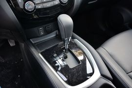 2014款日产奇骏2.5L