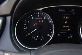 2014款日产奇骏2.5L