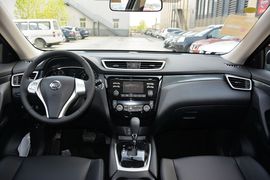 2014款日产奇骏2.5L