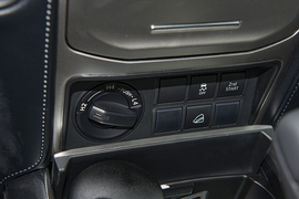 2018款丰田普拉多