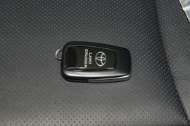 2018款丰田普拉多