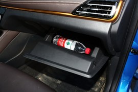 2018款长安逸动DT