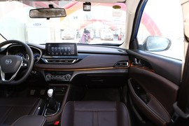 2018款长安逸动DT