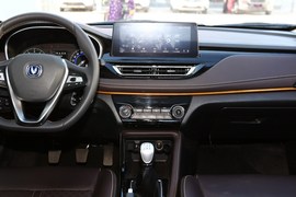 2018款长安逸动DT