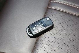 2018款长安逸动DT