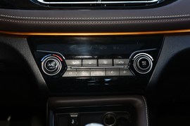 2018款长安逸动DT