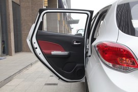 2019款长安奔奔EV360