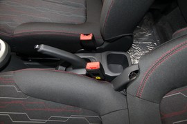 2019款长安奔奔EV360