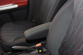 2019款长安奔奔EV360