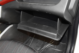 2019款长安奔奔EV360