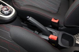 2019款长安奔奔EV360