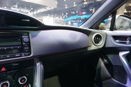 斯巴鲁BRZ