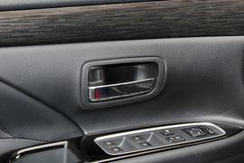 2019款三菱欧蓝德