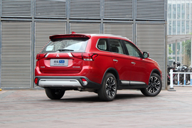 2019款三菱欧蓝德