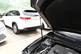 2019款丰田凯美瑞