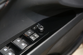 2019款丰田凯美瑞