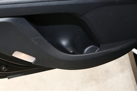 2019款丰田凯美瑞