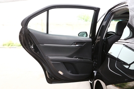 2019款丰田凯美瑞