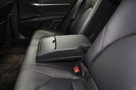 2019款丰田凯美瑞