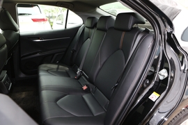 2019款丰田凯美瑞