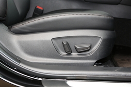 2019款丰田凯美瑞