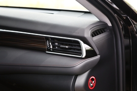 2019款丰田凯美瑞