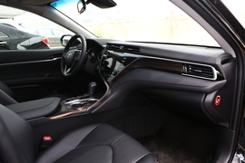 2019款丰田凯美瑞