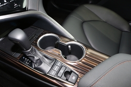 2019款丰田凯美瑞