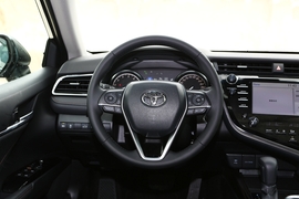 2019款丰田凯美瑞