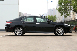 2019款丰田凯美瑞