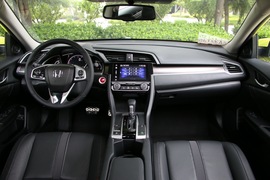 2019款东风本田思域220TURBO