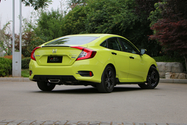 2019款东风本田思域220TURBO