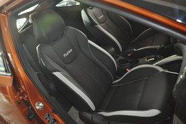 2012款现代飞思Veloster