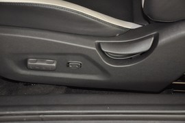 2012款现代飞思Veloster
